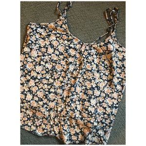 Volcom floral top S